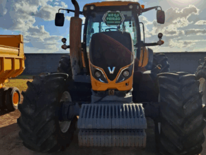 Trator Valtra T230 4×4